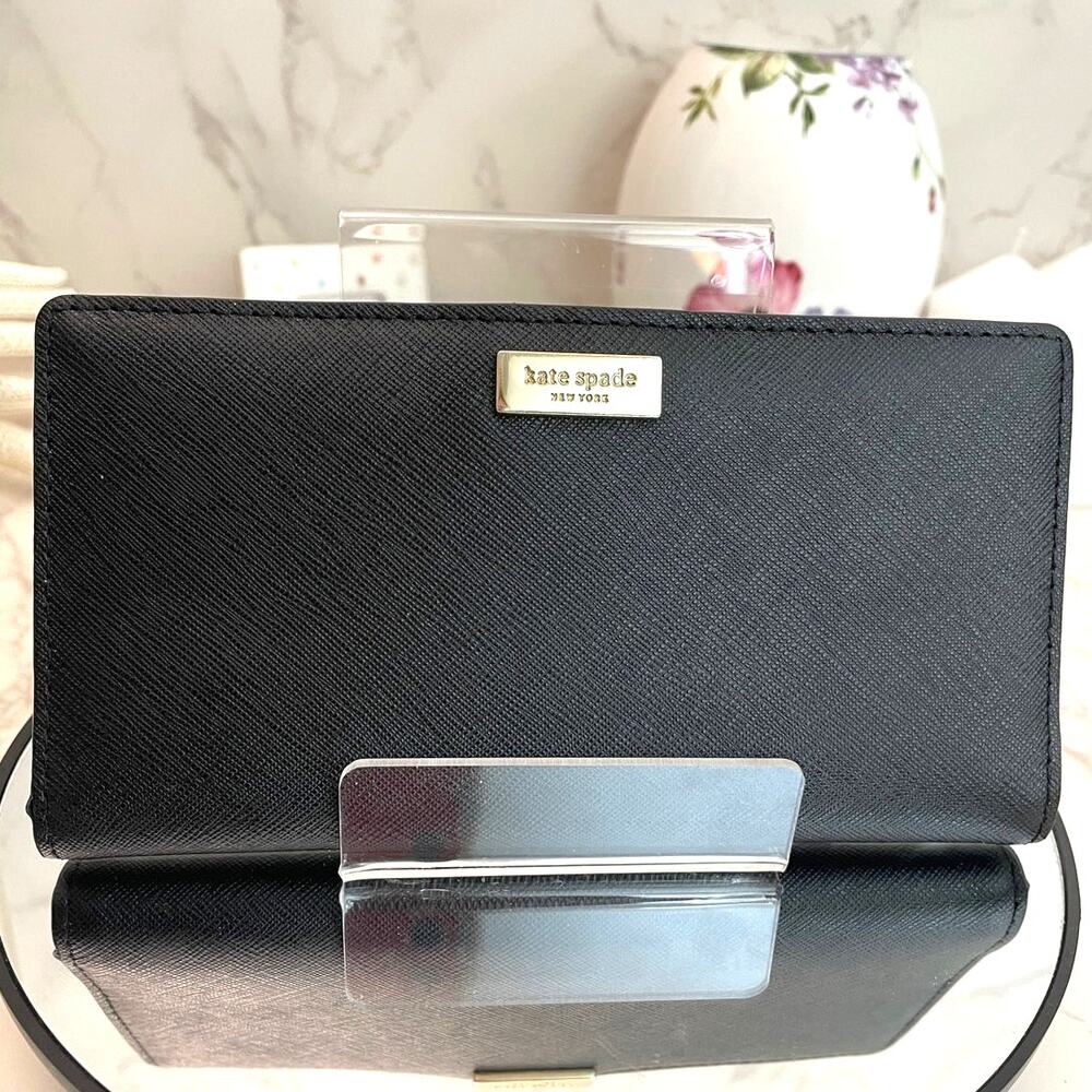 Kate Spade New York Slim Bifold Wallet black Saffiano leather GUC